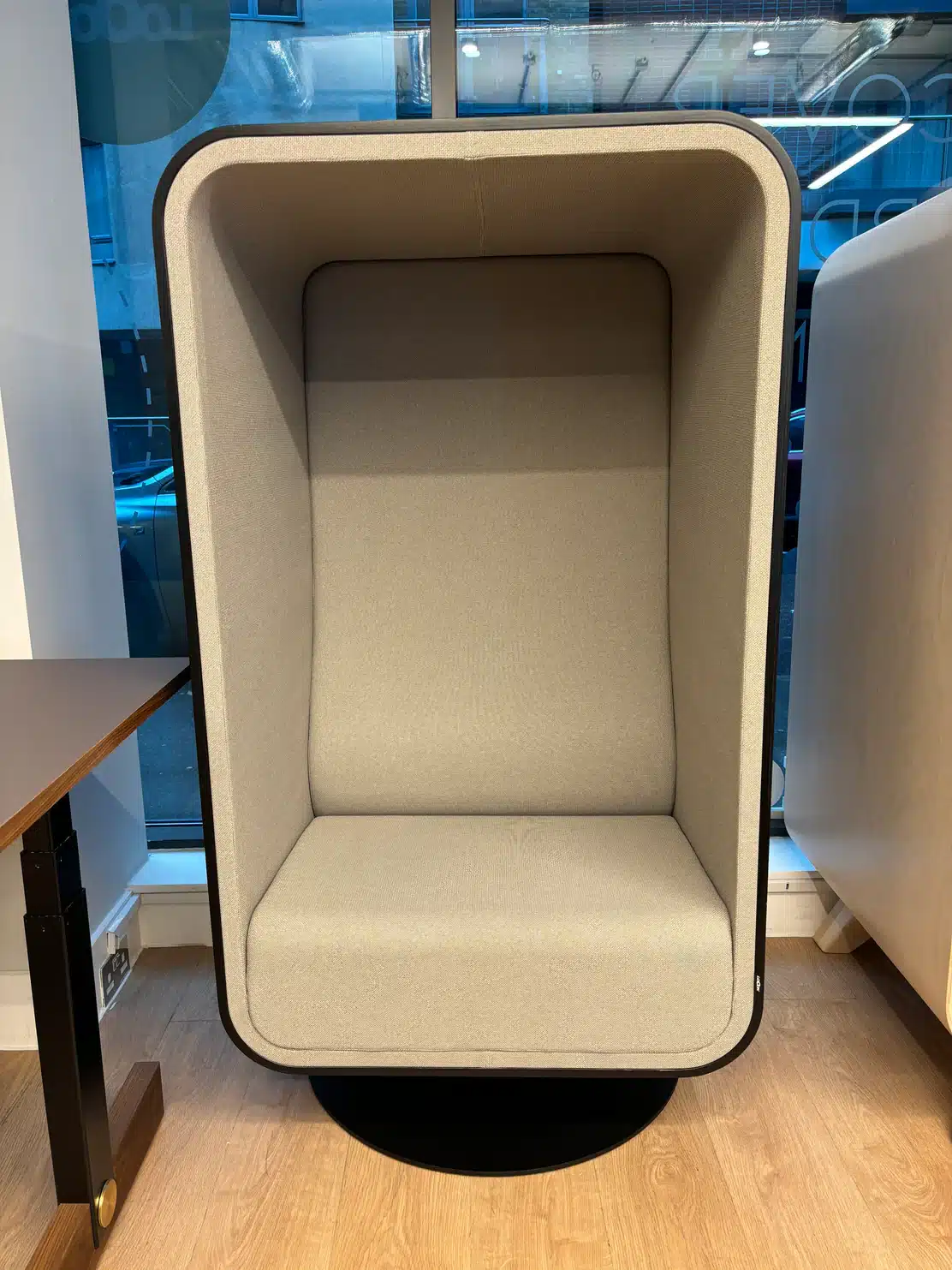 The Box Lounger-front