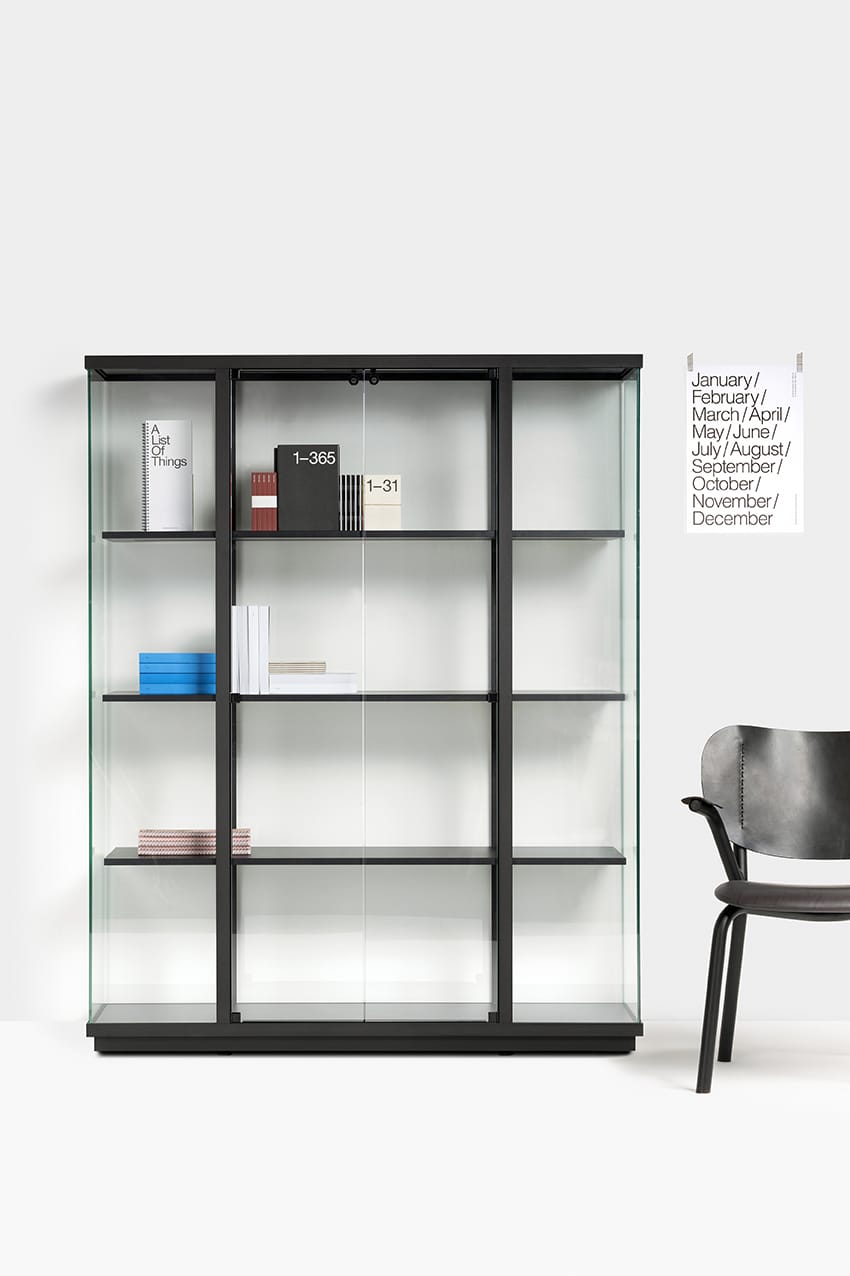 functionals-Stolp-display-cabinet (1)